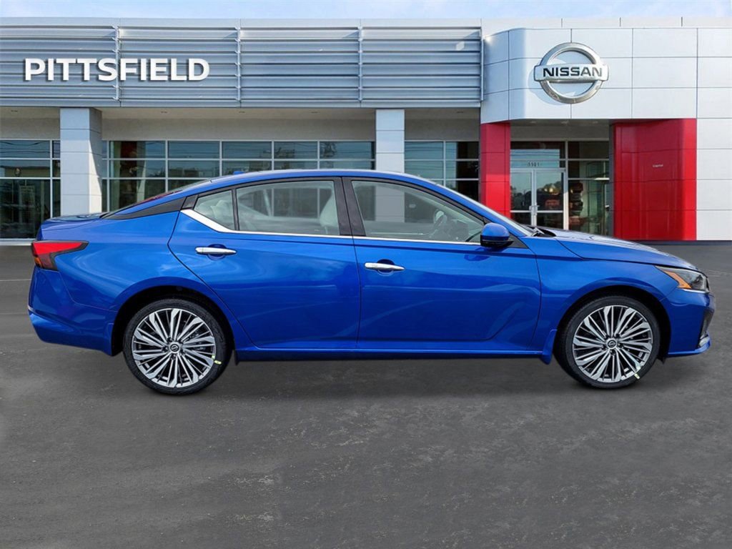 New 2025 Nissan Altima 2.5 SL image 2
