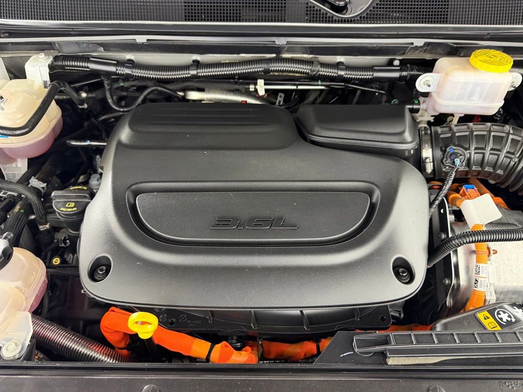 Used 2024 Chrysler Pacifica Select image 37