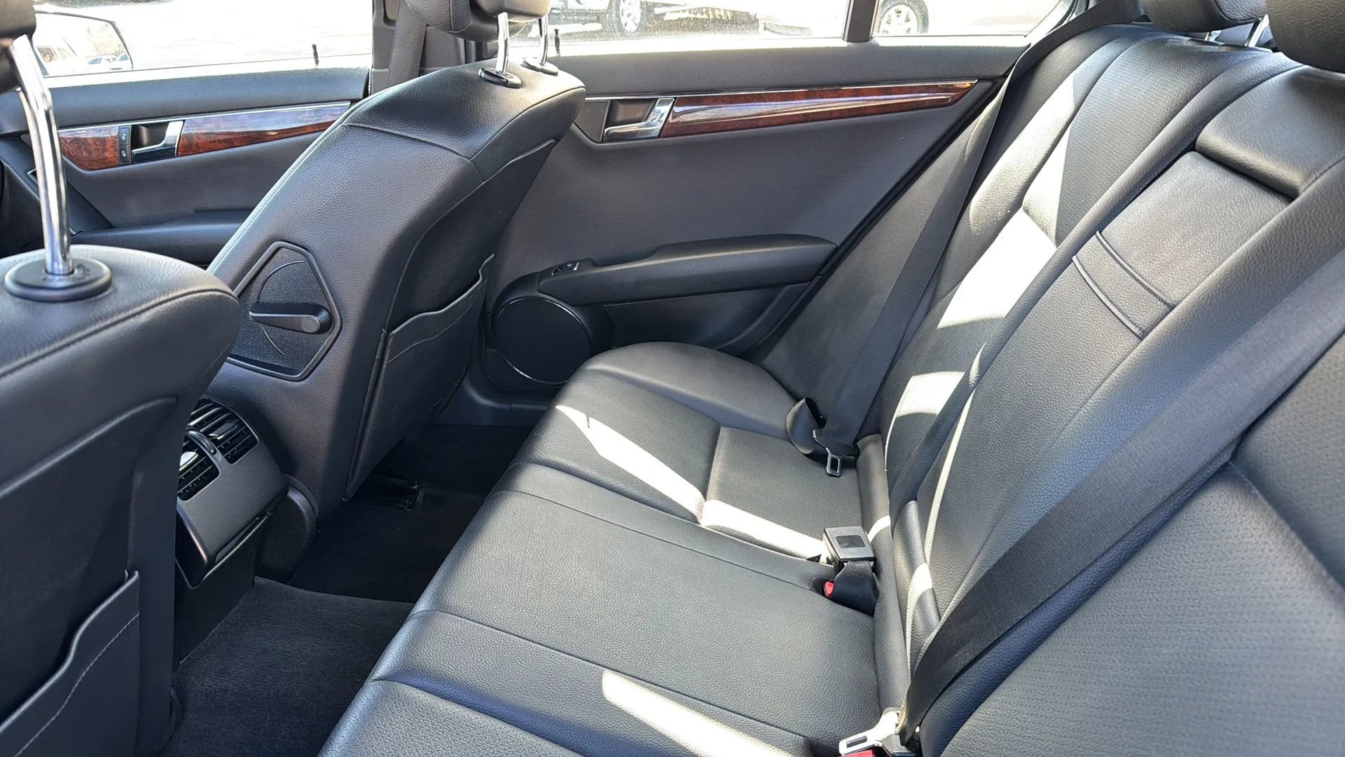 Used 2011 Mercedes-Benz C 300 4MATIC Sedan image 27