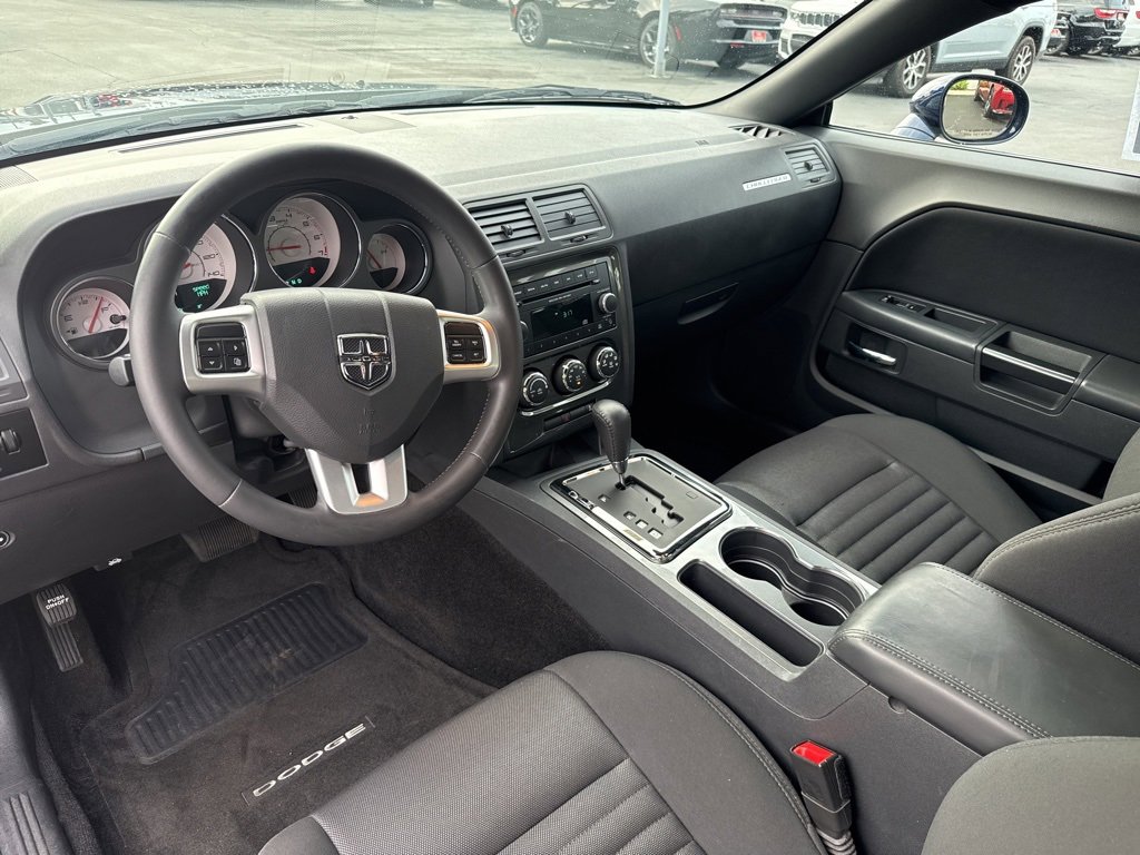 Used 2014 Dodge Challenger SXT image 15