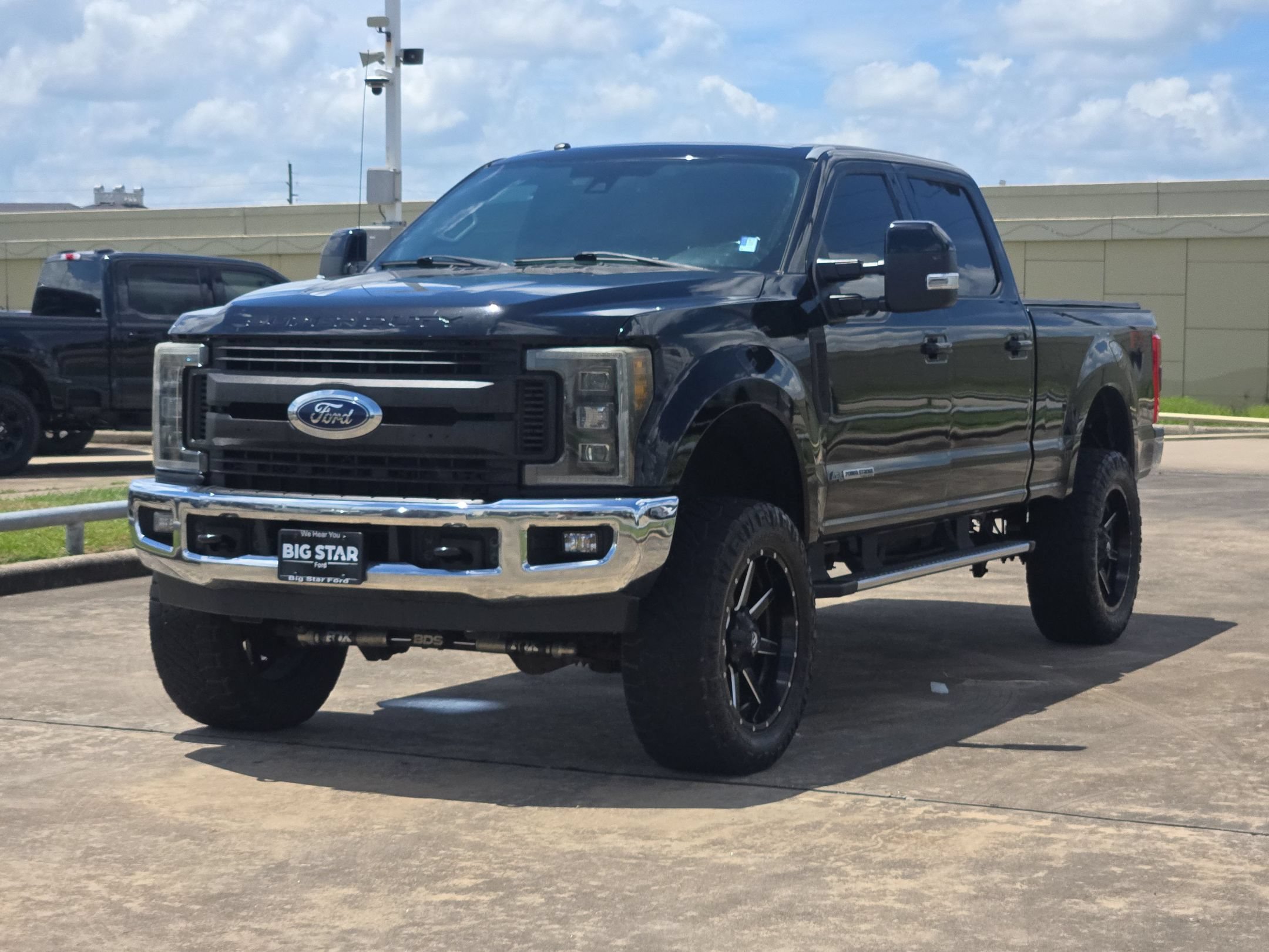 Used 2017 Ford F250 Lariat w/ Lariat Ultimate Package AWD/4WD image 8