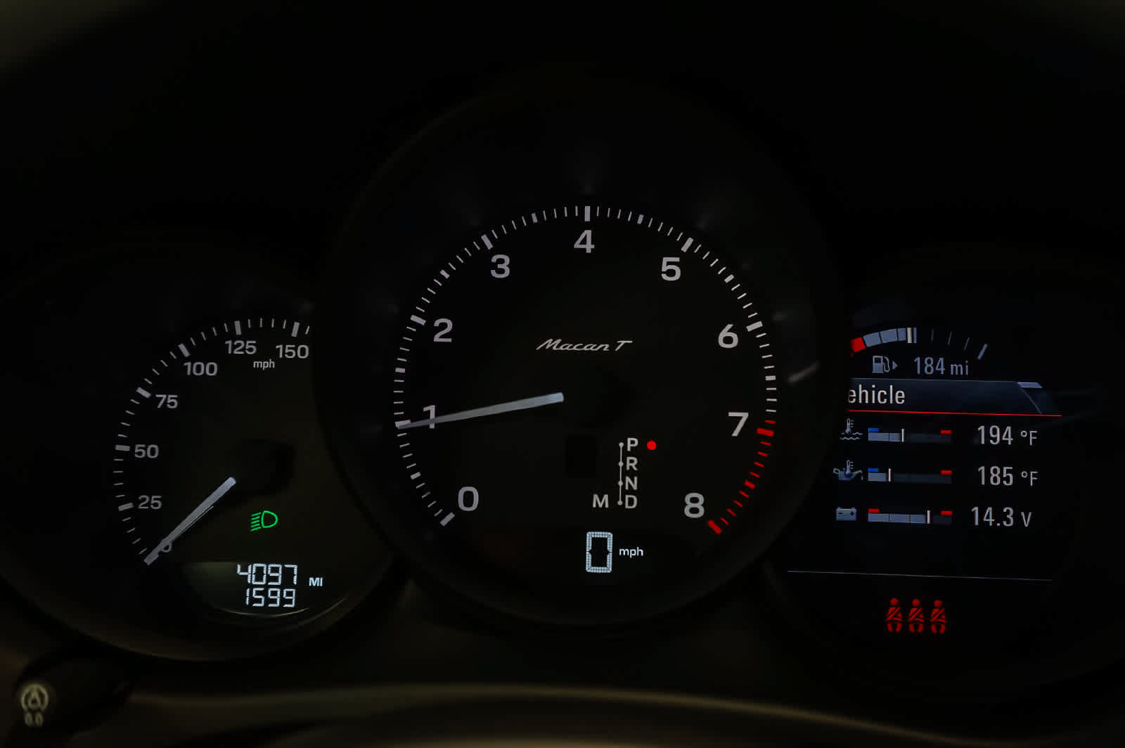Certified 2026 Porsche Macan Turbo AWD/4WD image 27