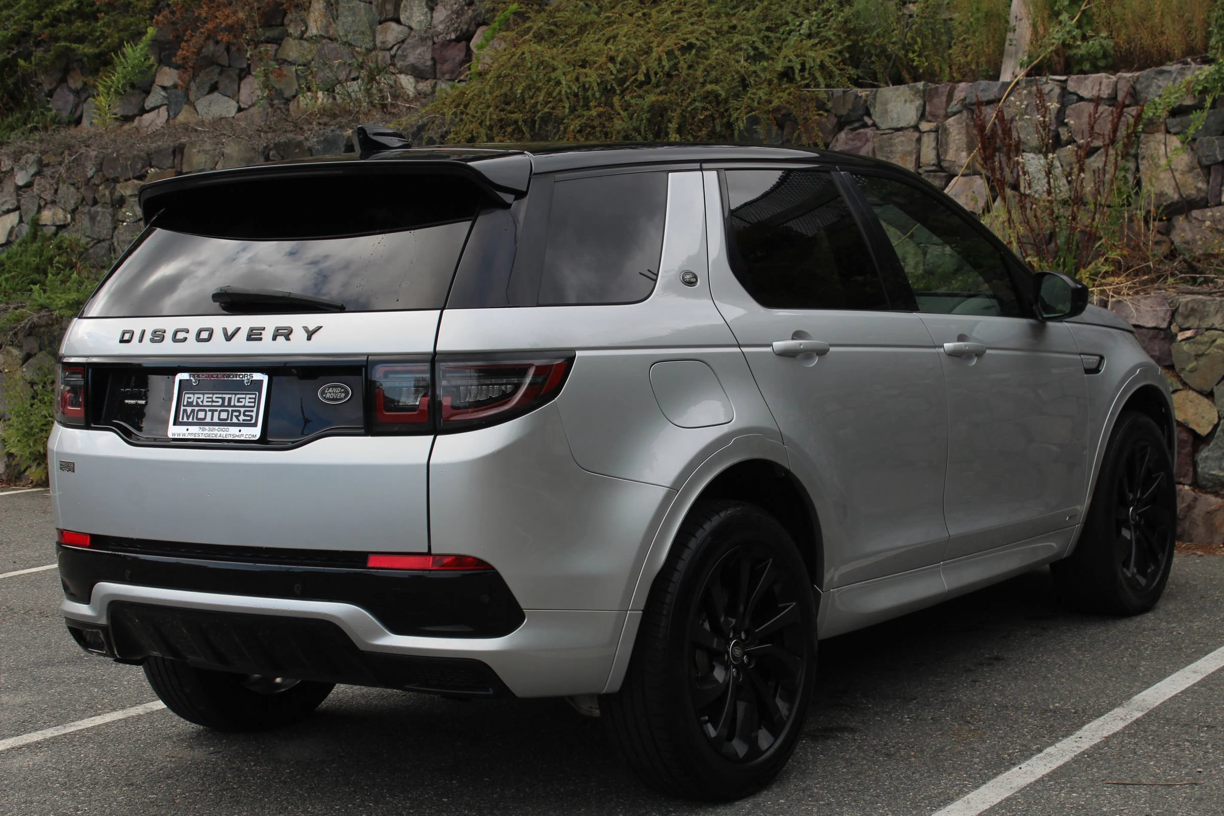 Used 2020 Land Rover Discovery Sport HSE R-Dynamic AWD/4WD image 9
