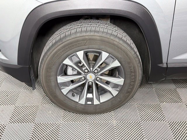 Used 2026 Chevrolet Equinox LT FWD image 11