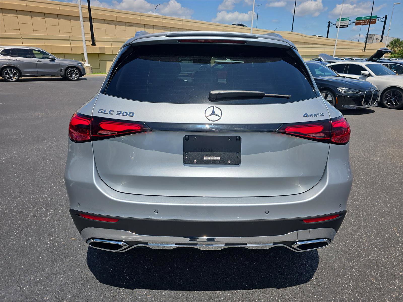 Used 2026 Mercedes-Benz GLC 300 4MATIC image 3