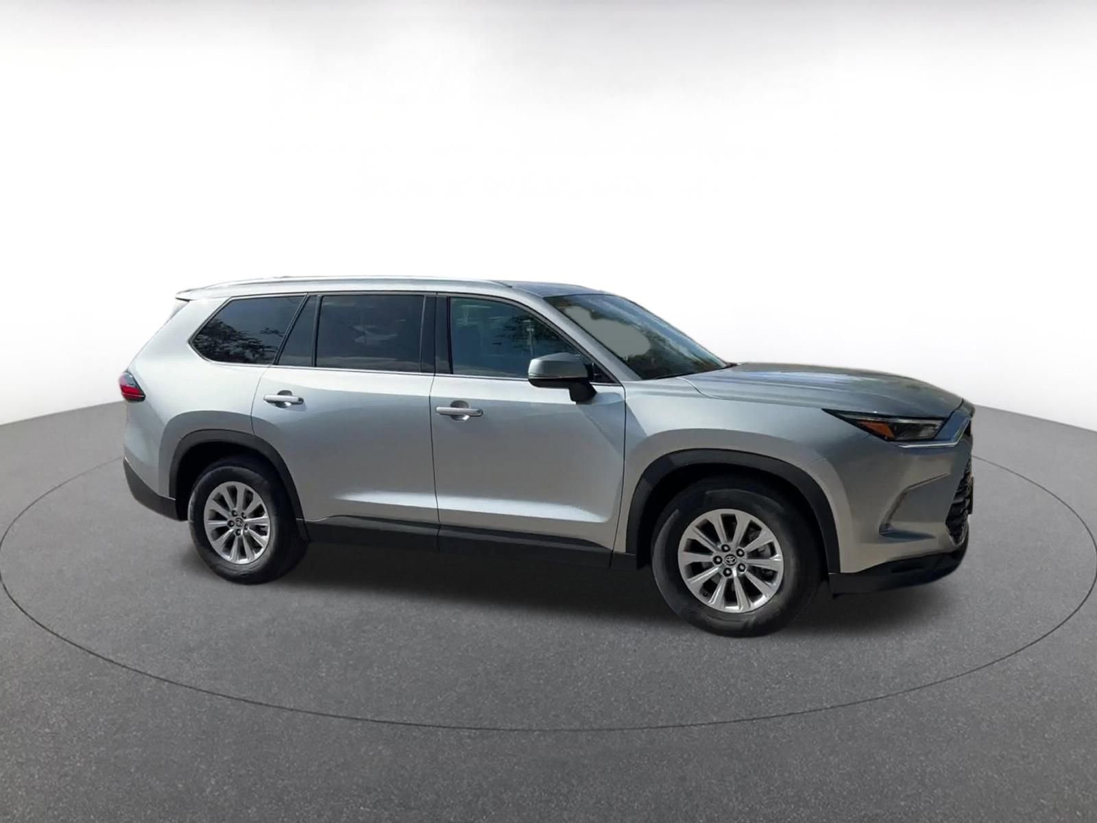 Used 2025 Toyota Grand Highlander FWD image 2