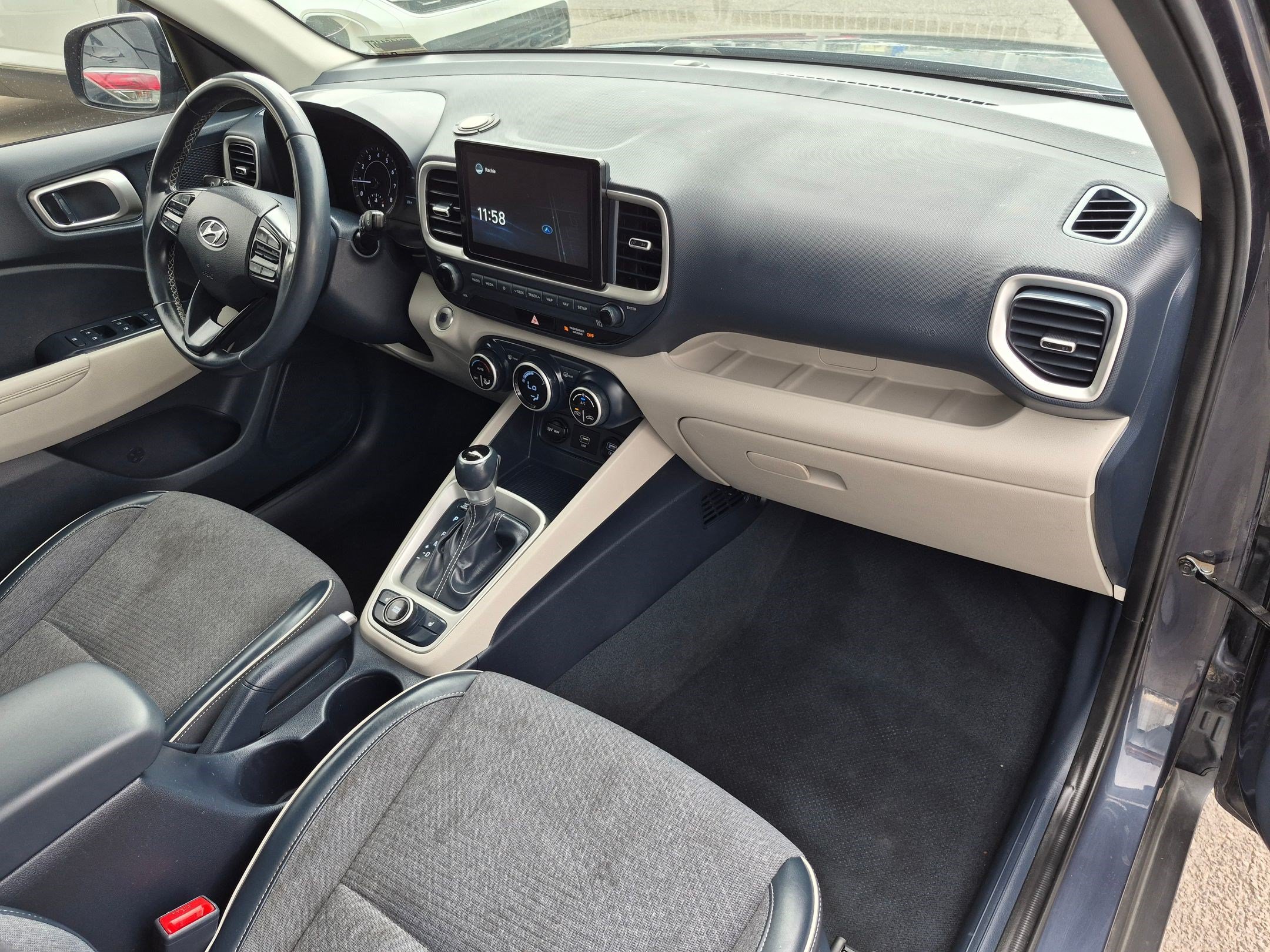 Used 2021 Hyundai Venue w/ Cargo Package FWD image 34