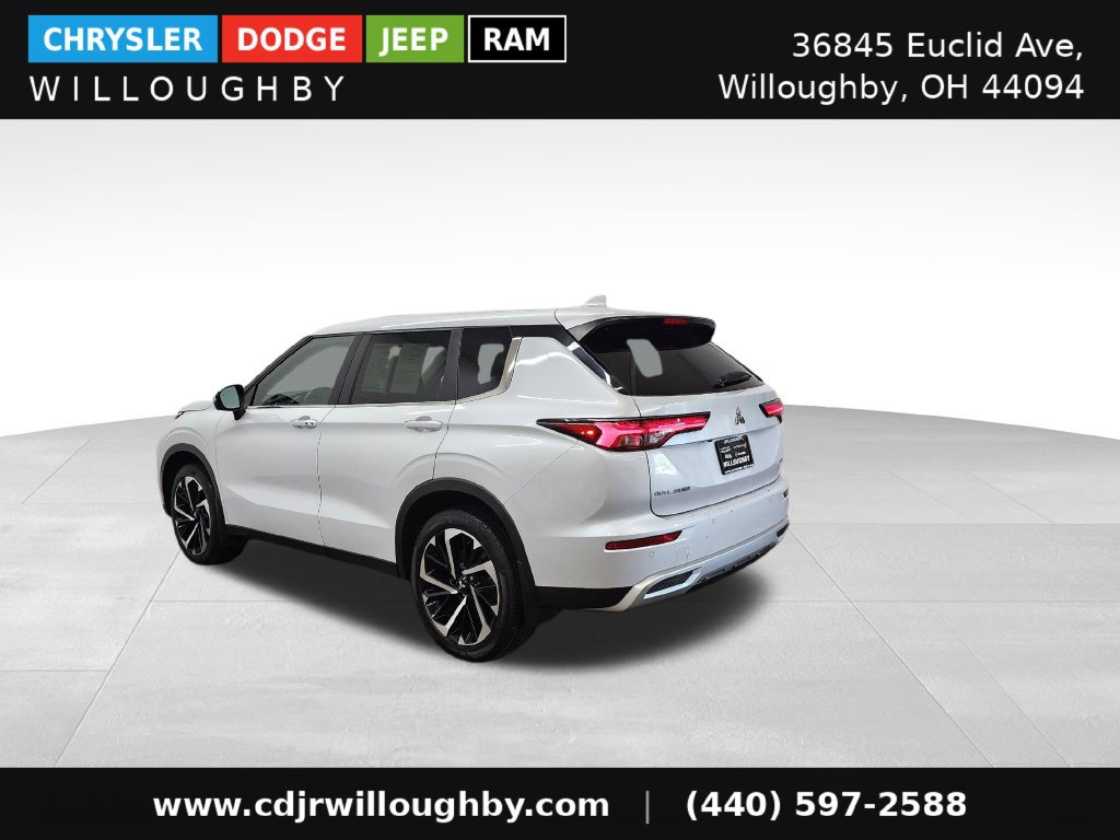 Used 2024 Mitsubishi Outlander AWD image 7