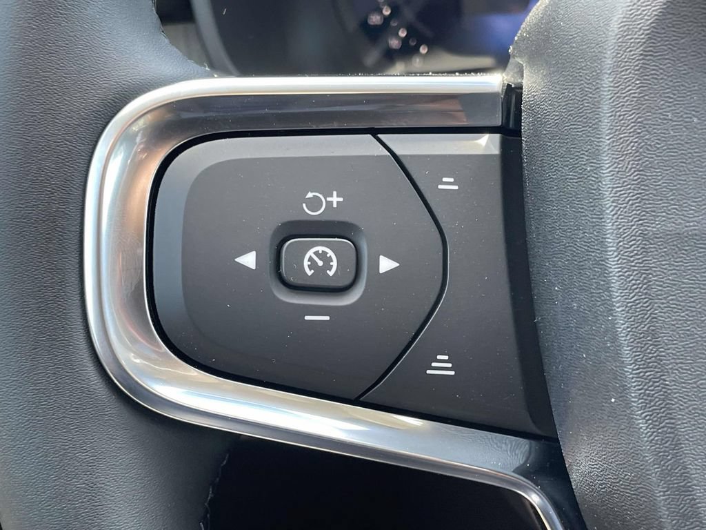 New 2026 Volvo XC40 B5 Plus w/ Climate Package AWD/4WD image 10