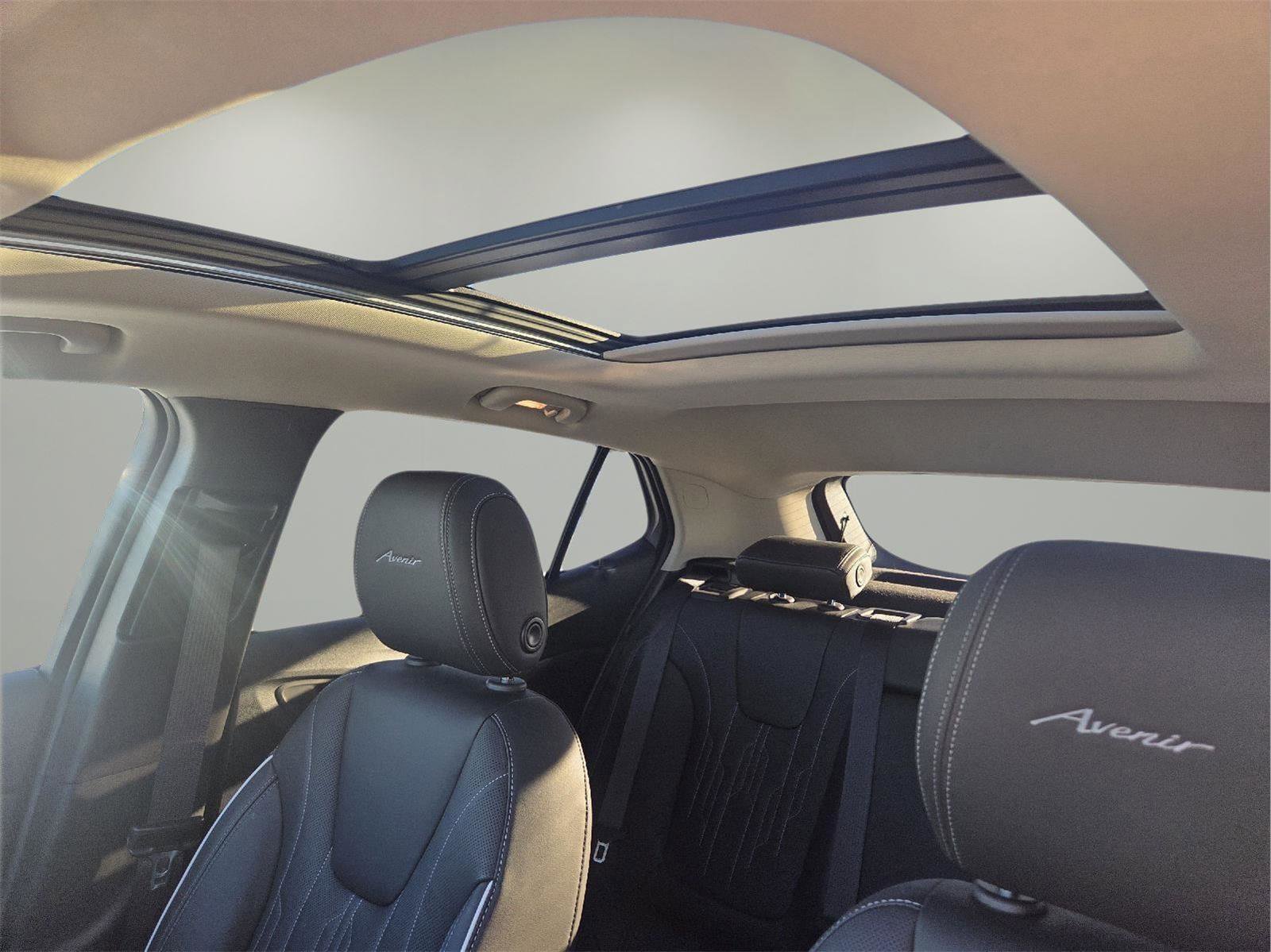 Used 2026 Buick Encore GX Avenir w/ Avenir Technology Package image 5