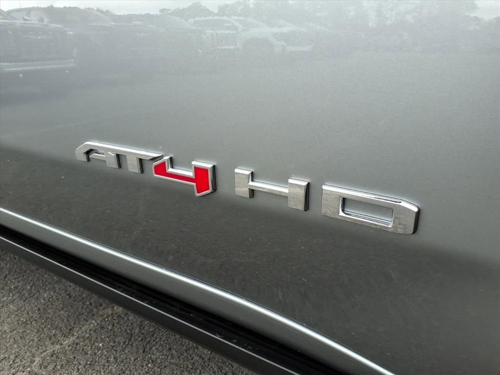 New 2026 GMC Sierra 2500 AT4 w/ AT4 Premium Plus Package AWD/4WD image 11