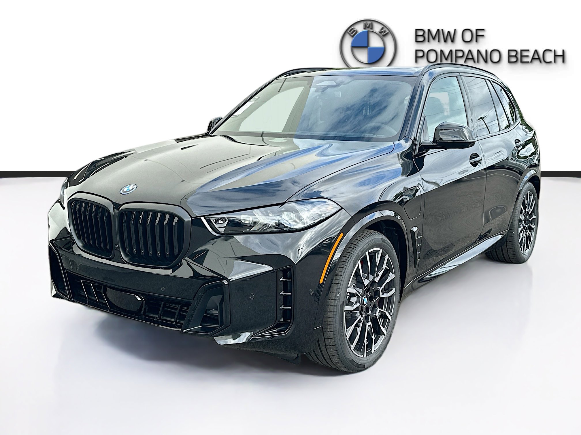 New 2026 BMW X5 xDrive50e w/ M Sport Package image 3