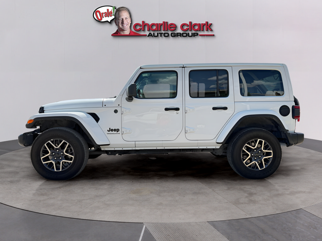 Used 2025 Jeep Wrangler Unlimited Sahara AWD/4WD image 2