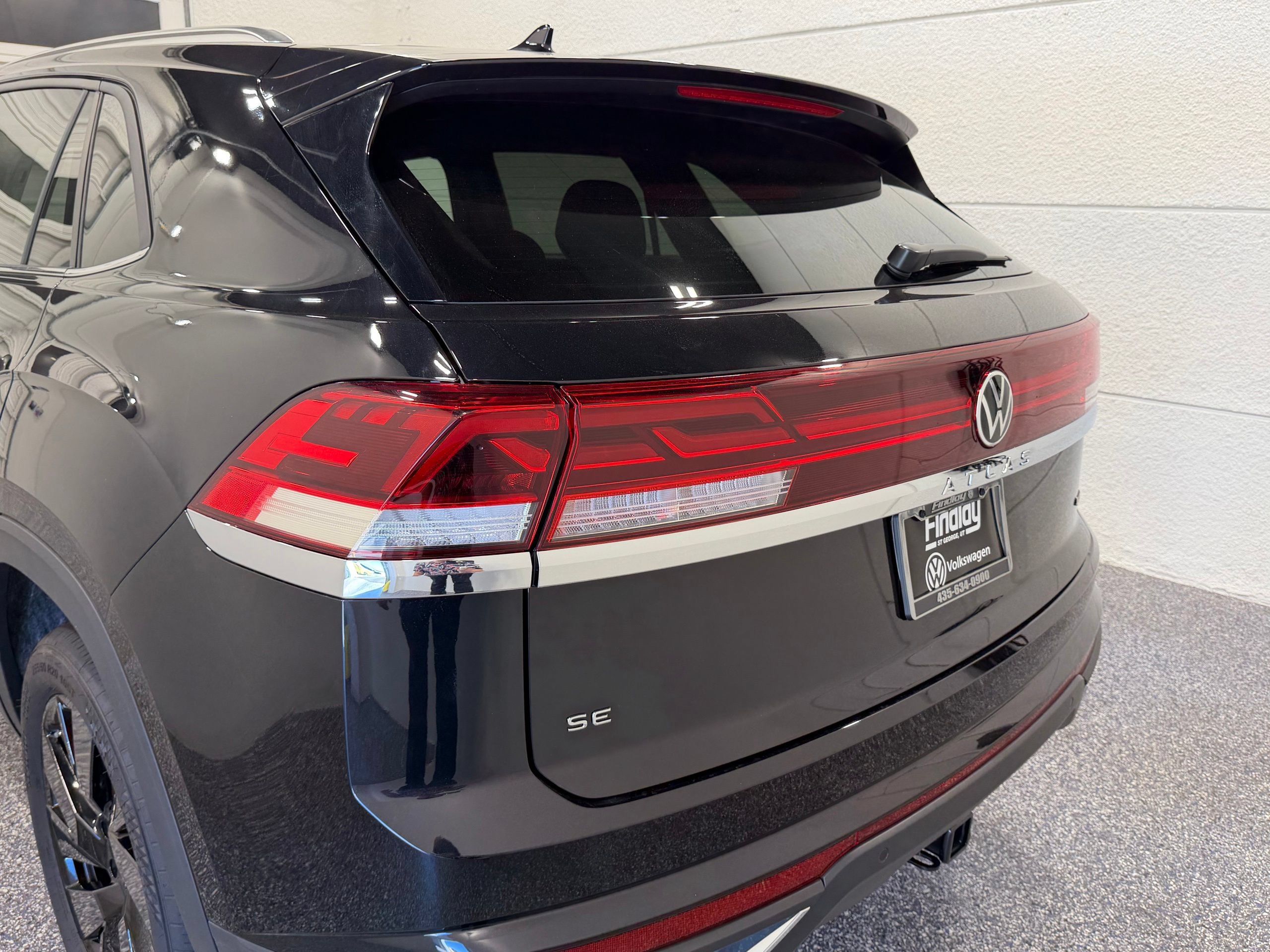 New 2026 Volkswagen Atlas Cross Sport SE AWD/4WD image 16