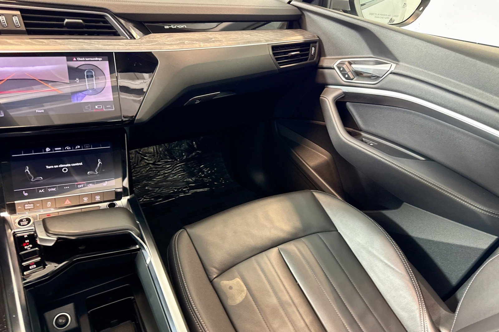 Used 2022 Audi e-tron Premium w/ Convenience Plus Package image 22