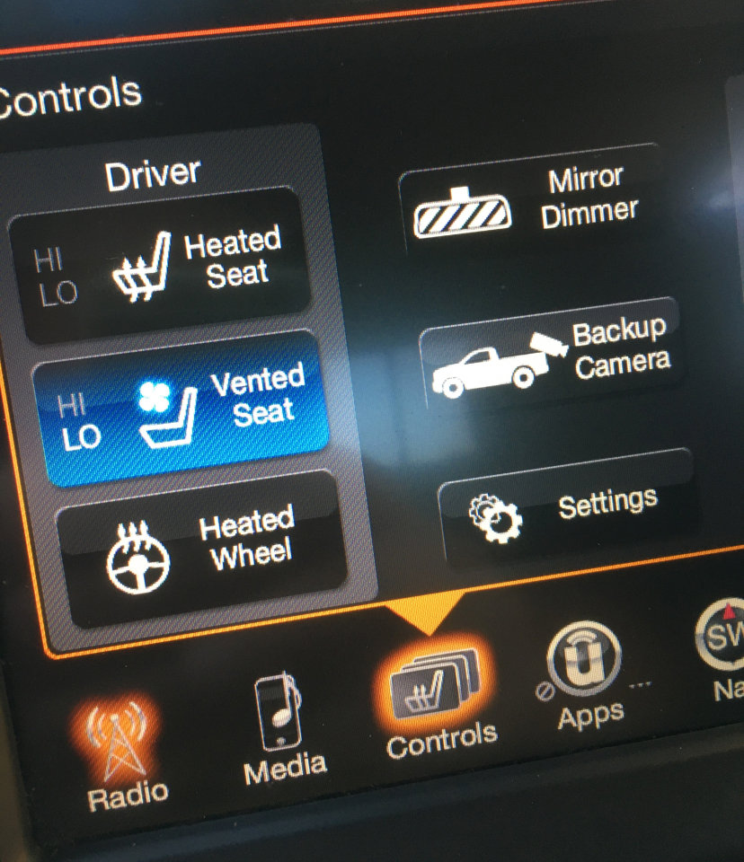 Used 2016 RAM 1500 Laramie w/ Convenience Group image 33