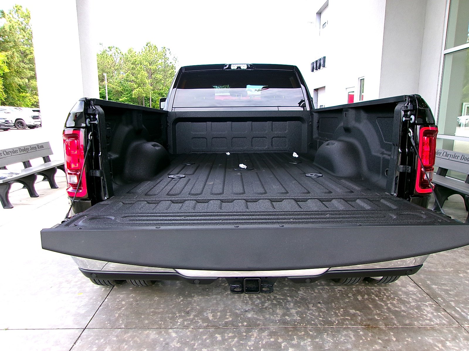 New 2026 RAM 3500 Big Horn AWD/4WD image 22