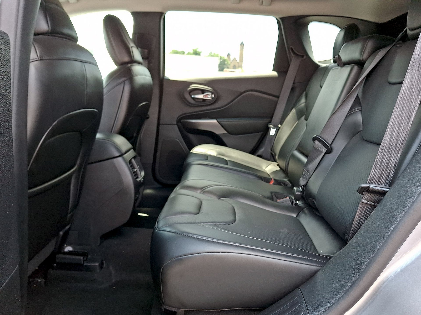 Used 2020 Jeep Cherokee Limited AWD/4WD image 20
