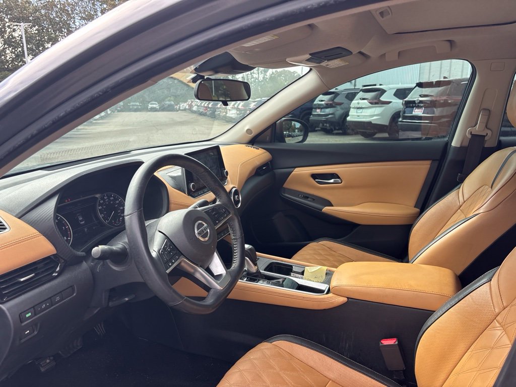 Used 2021 Nissan Sentra SV w/ SV Premium Package FWD image 5