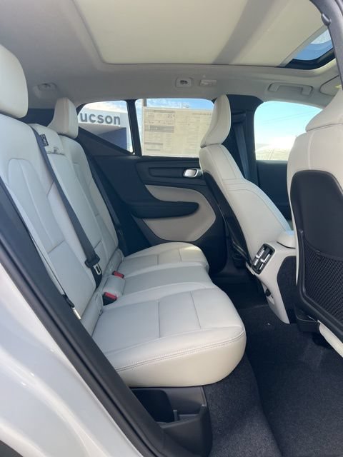 New 2026 Volvo XC40 B5 Plus w/ Protection Package Premier AWD/4WD image 29