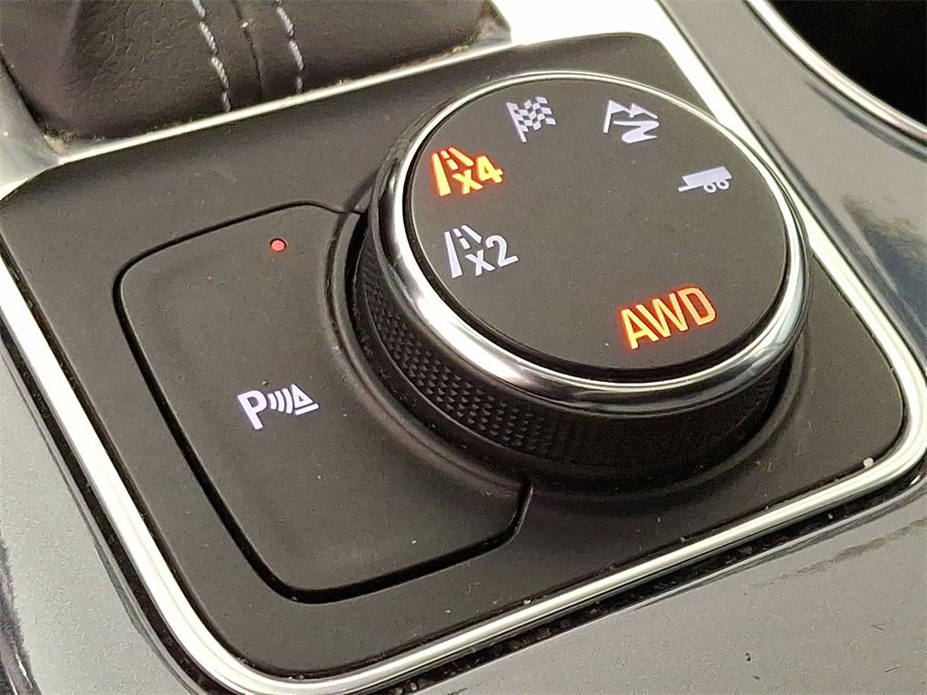 Used 2019 Chevrolet Blazer LT w/ Sun and Wheels Package image 24