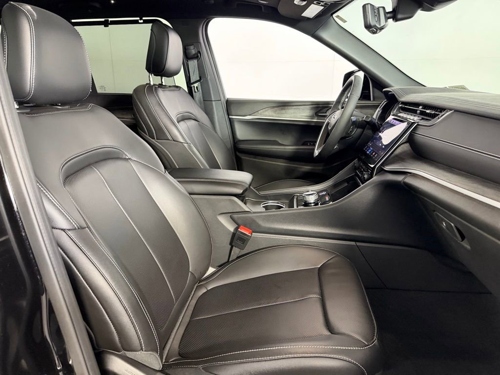 Used 2025 Jeep Grand Cherokee Limited 4xe image 33