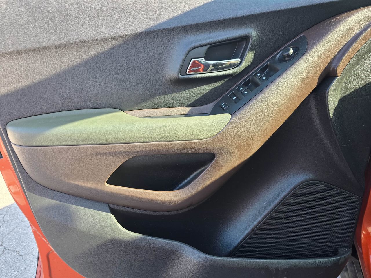 Used 2016 Chevrolet Trax LT w/ LT Convenience Package FWD image 9