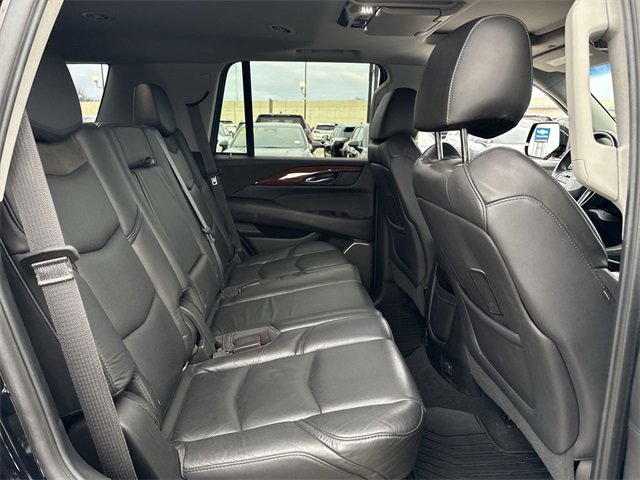 Used 2018 Cadillac Escalade Luxury image 16