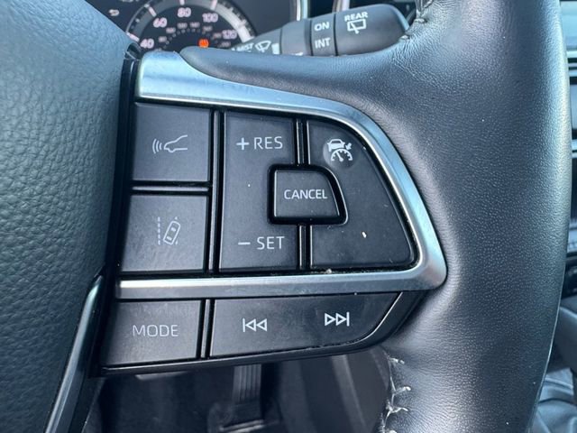 Used 2021 Toyota Highlander Limited image 8