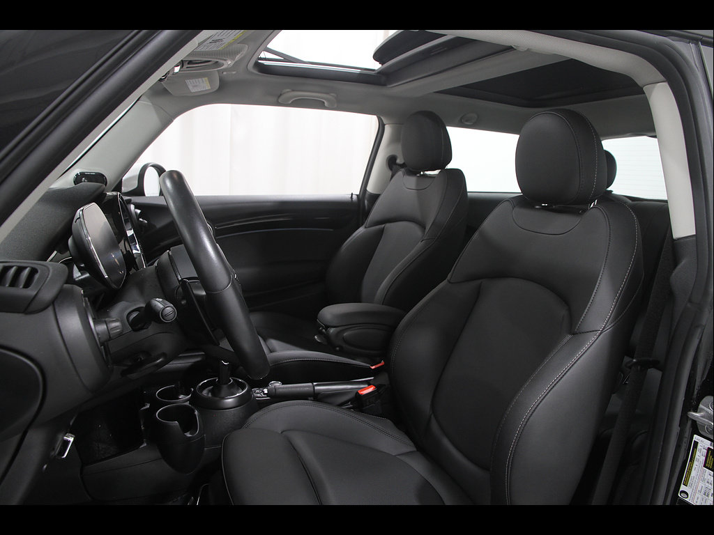 Used 2024 MINI Cooper S FWD image 5