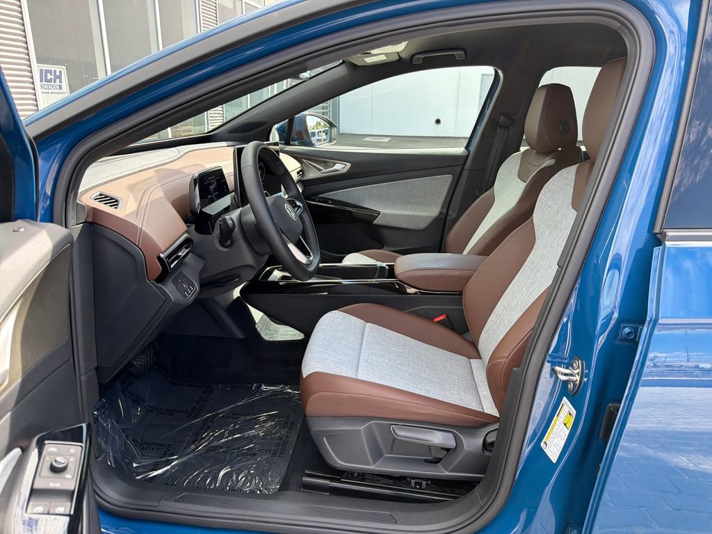 Certified 2025 Volkswagen ID.4 Pro AWD/4WD image 11
