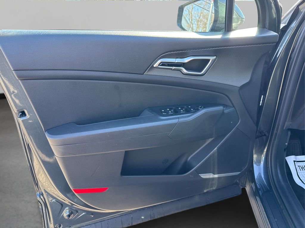 Certified 2025 Kia Sportage LX image 23