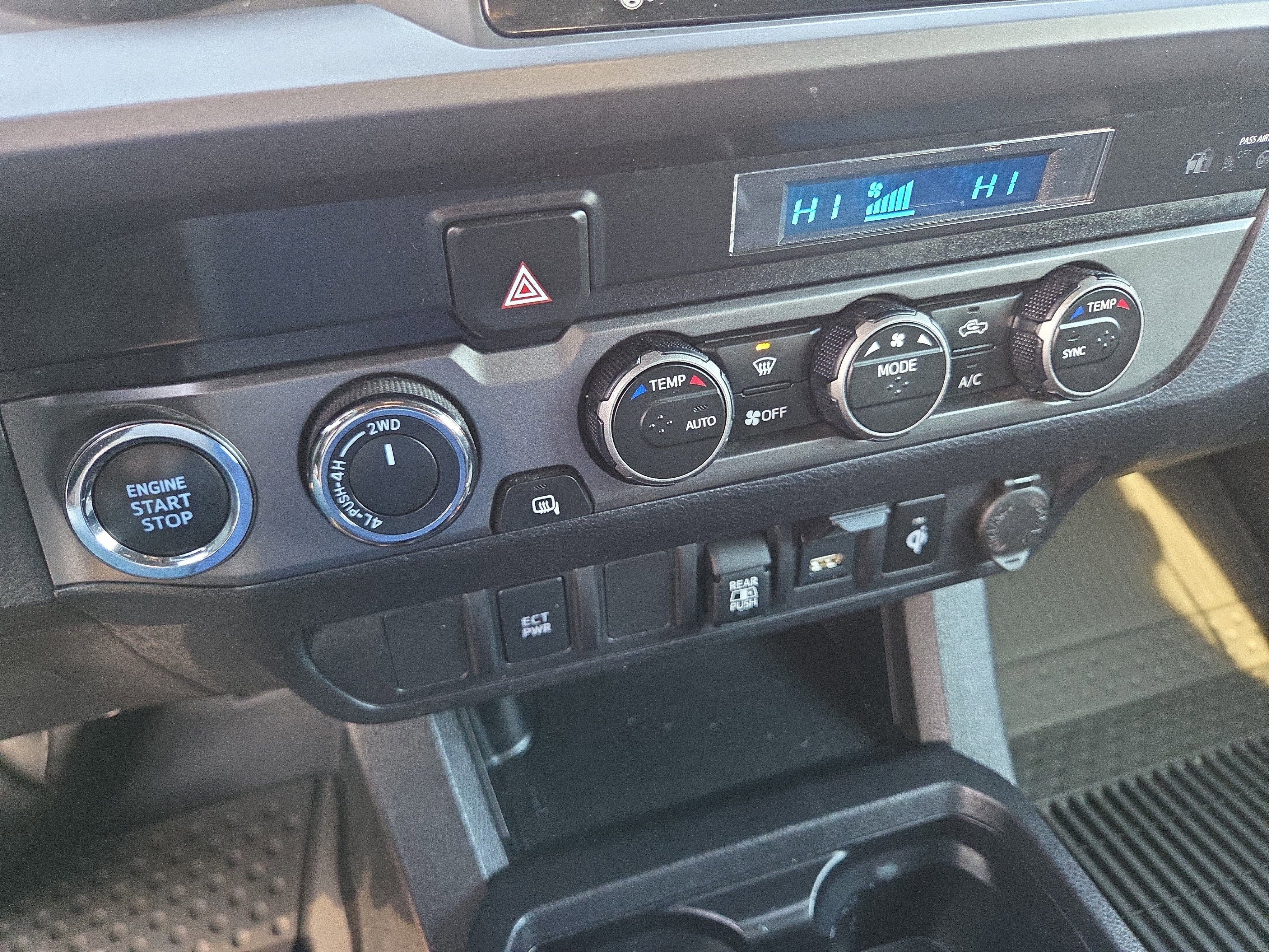 Certified 2023 Toyota Tacoma TRD Off-Road image 24