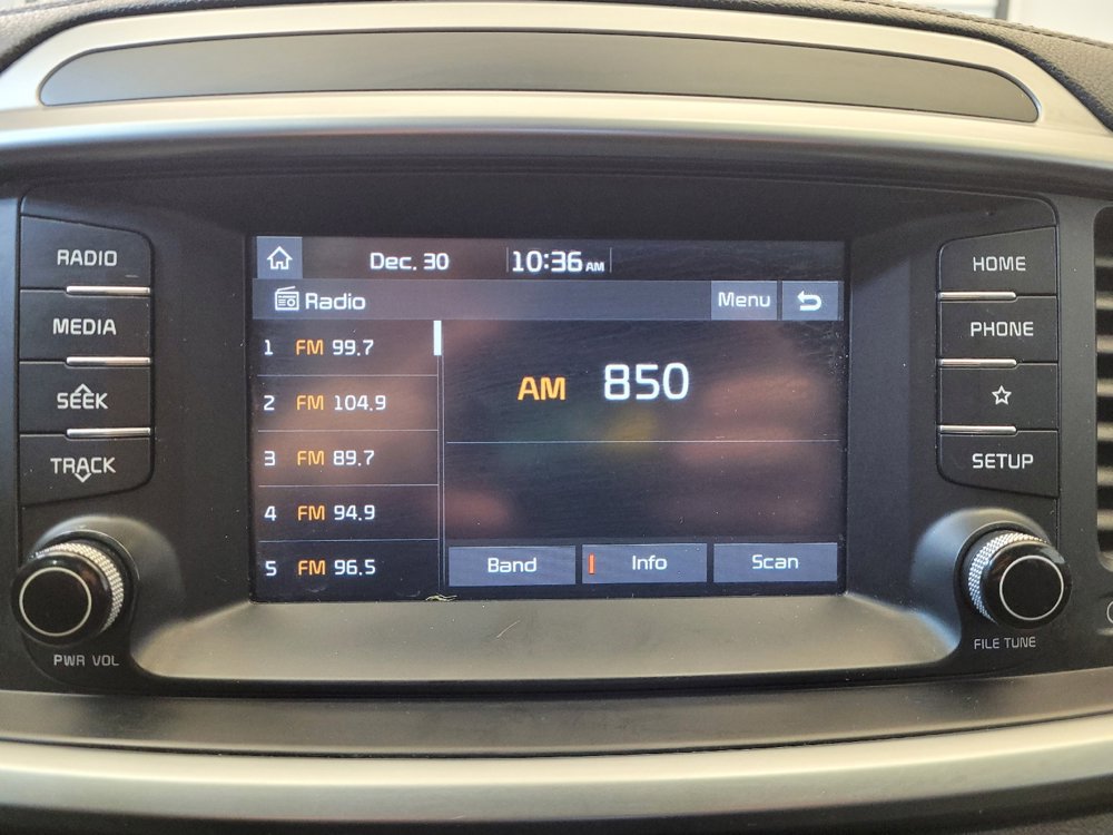 Used 2020 Kia Sorento LX image 25