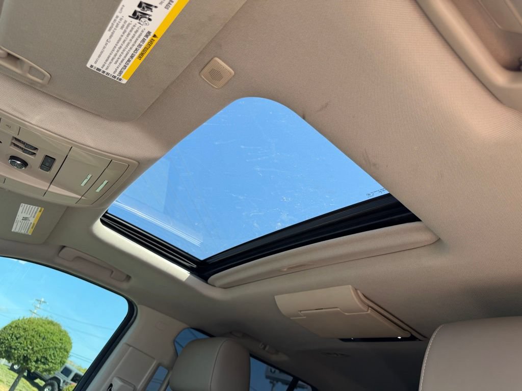 Used 2019 Chevrolet Suburban Premier AWD/4WD image 28