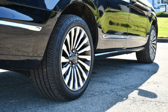 Used 2019 Lincoln Navigator L Reserve AWD/4WD image 9