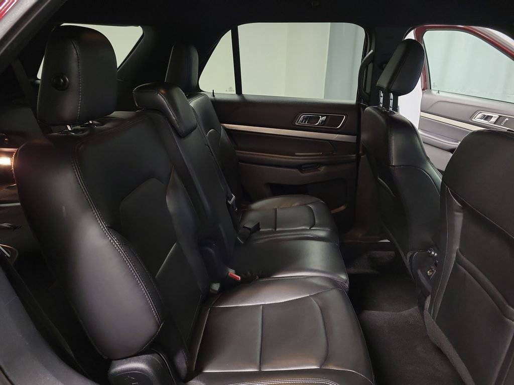 Used 2019 Ford Explorer XLT w/ Equipment Group 202A image 24