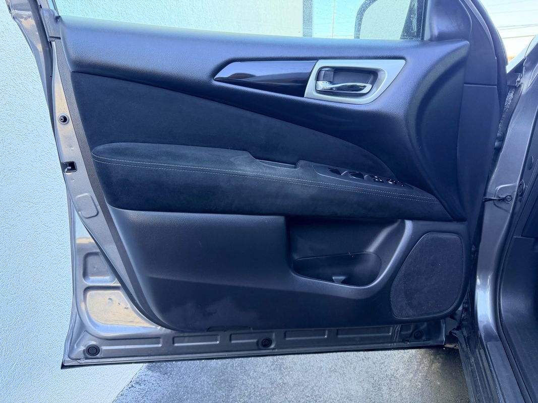 Used 2016 Nissan Pathfinder S image 23