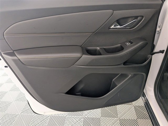 Used 2020 Chevrolet Traverse LT image 28