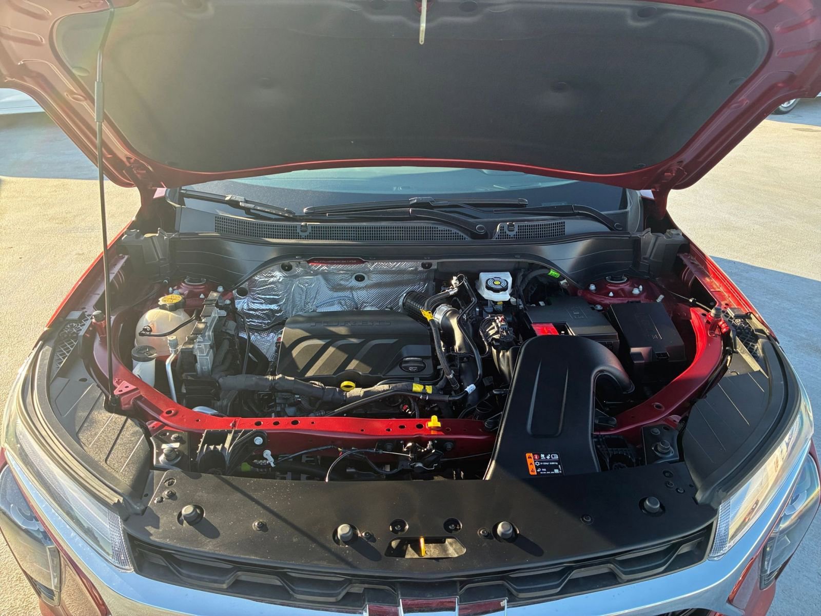 Used 2025 Chevrolet Trax LT w/ LT Convenience Package image 30