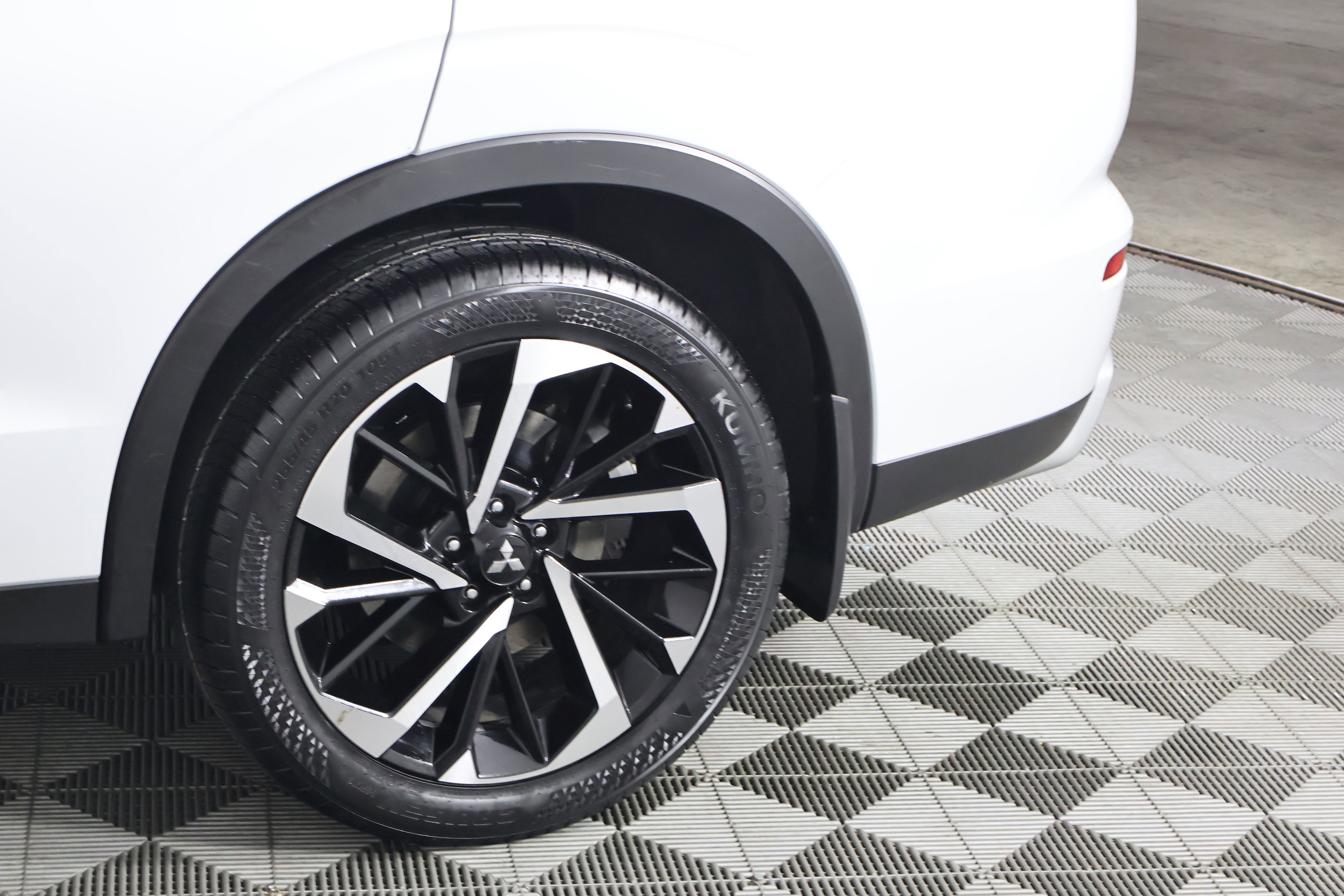 Used 2023 Mitsubishi Outlander SE AWD/4WD image 50