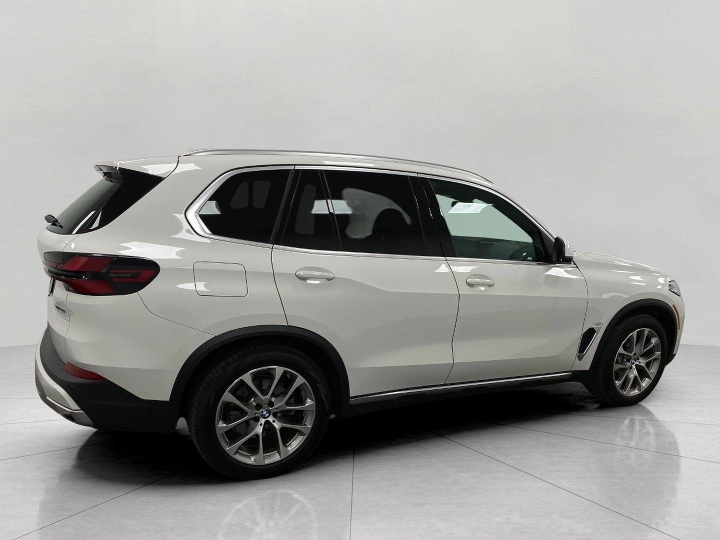 Certified 2024 BMW X5 xDrive40i image 2