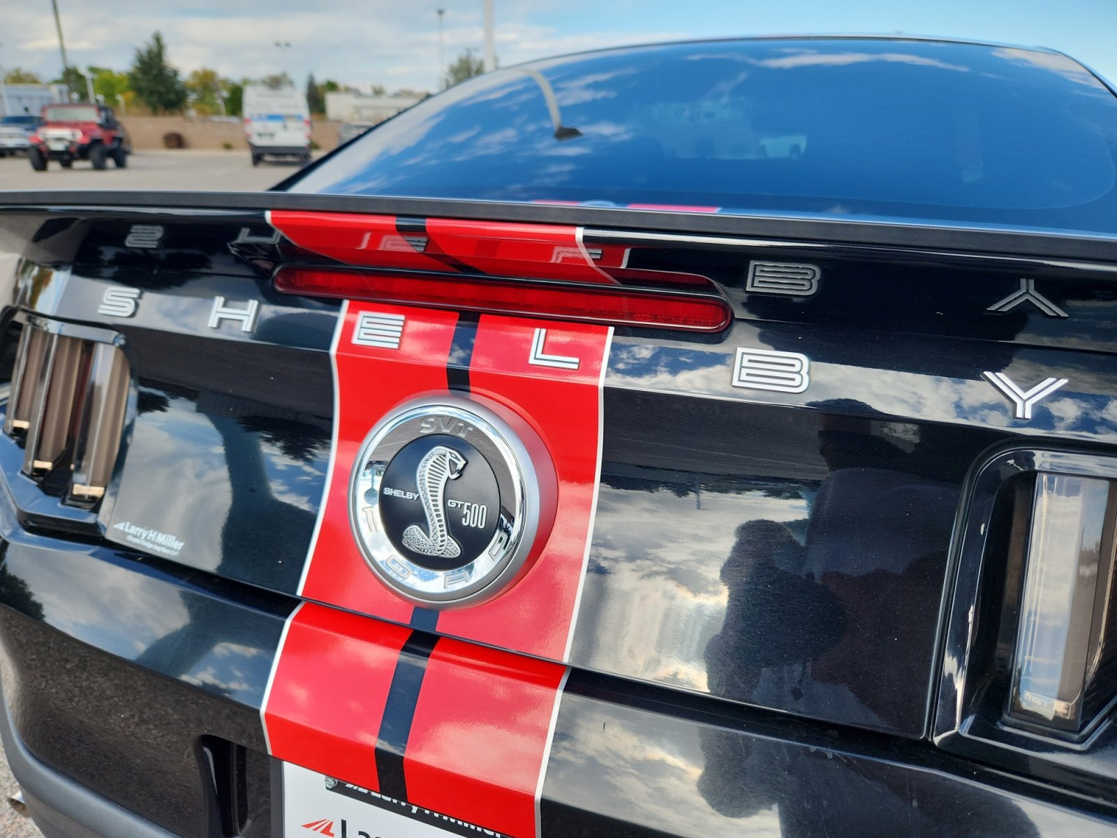 Used 2011 Ford Mustang Shelby GT500 w/ SVT Performance Pkg image 25