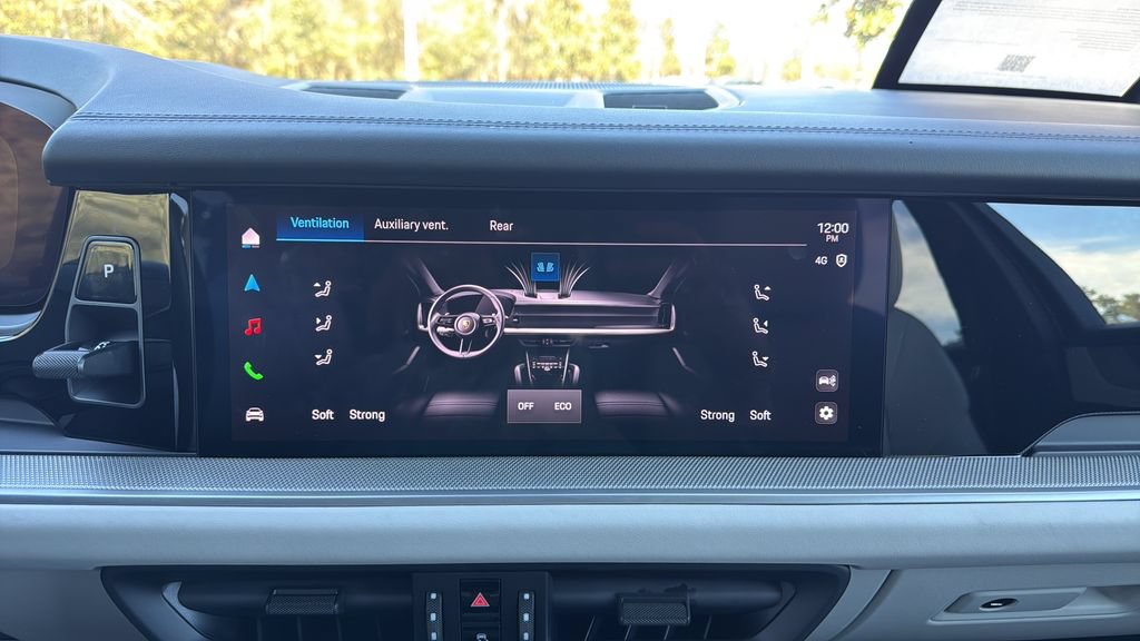 Certified 2026 Porsche Cayenne AWD/4WD image 13