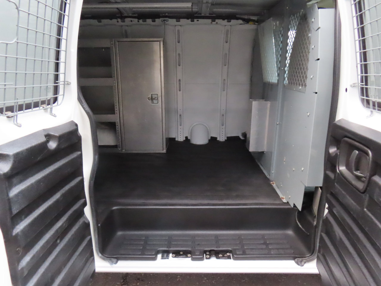 Used 2013 Chevrolet Express 1500 image 14