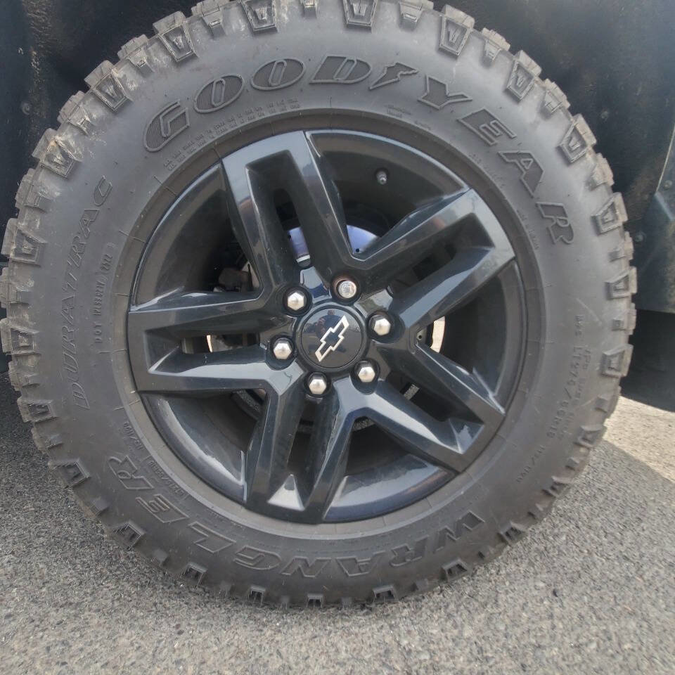 Used 2017 Chevrolet Silverado 1500 LT w/ All Star Edition image 28