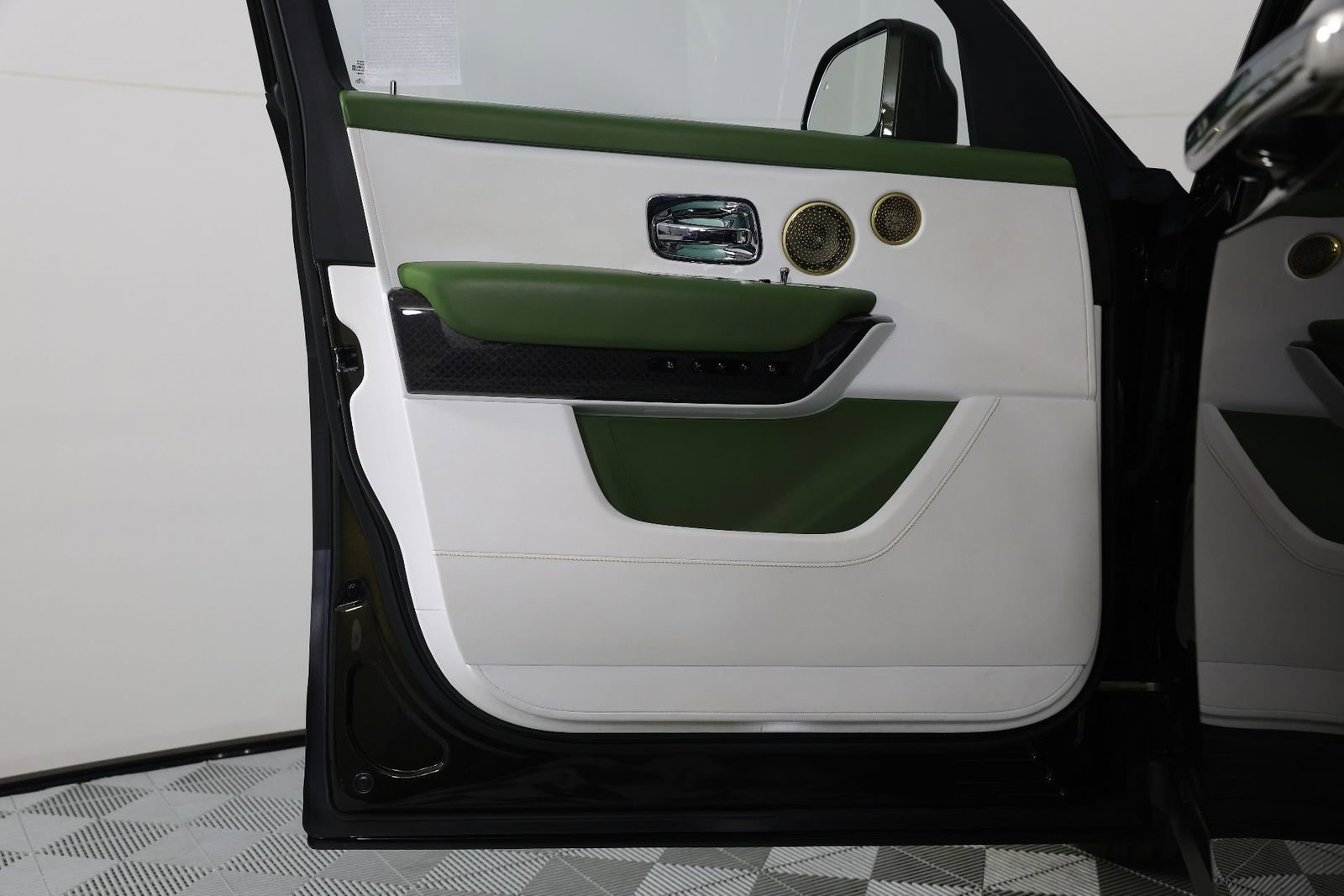 Certified 2023 Rolls-Royce Cullinan Black Badge w/ Driver's Package image 20