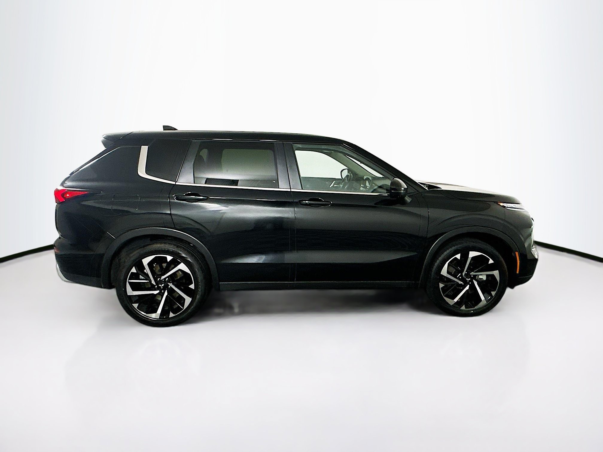 Used 2024 Mitsubishi Outlander SE AWD/4WD image 10