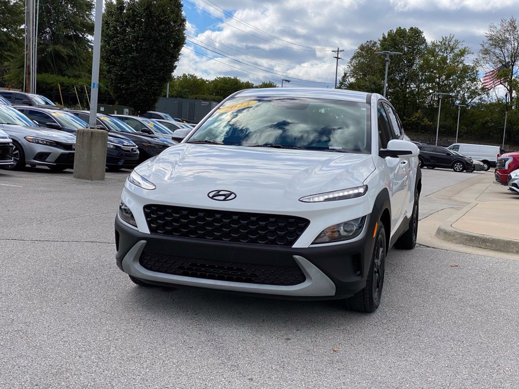 Used 2023 Hyundai Kona SE w/ Cargo Package AWD/4WD image 3