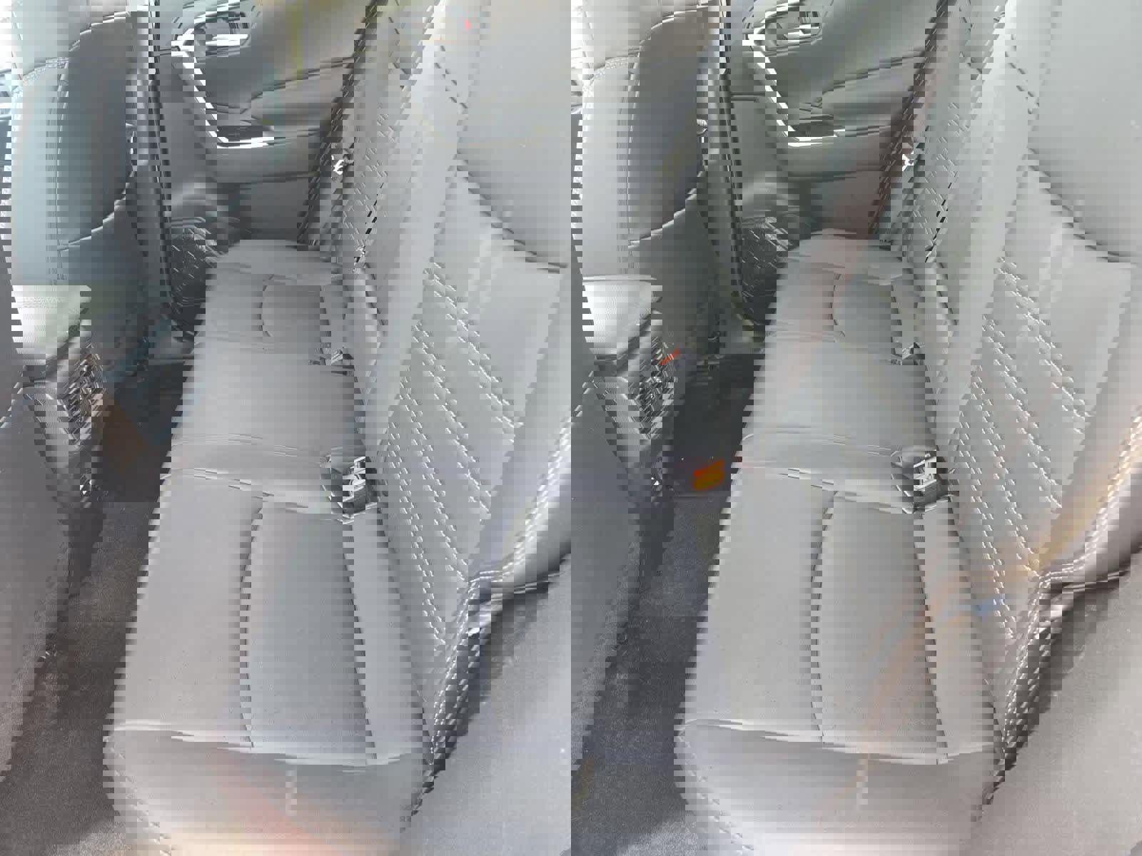 Used 2021 Toyota RAV4 XLE Premium image 20